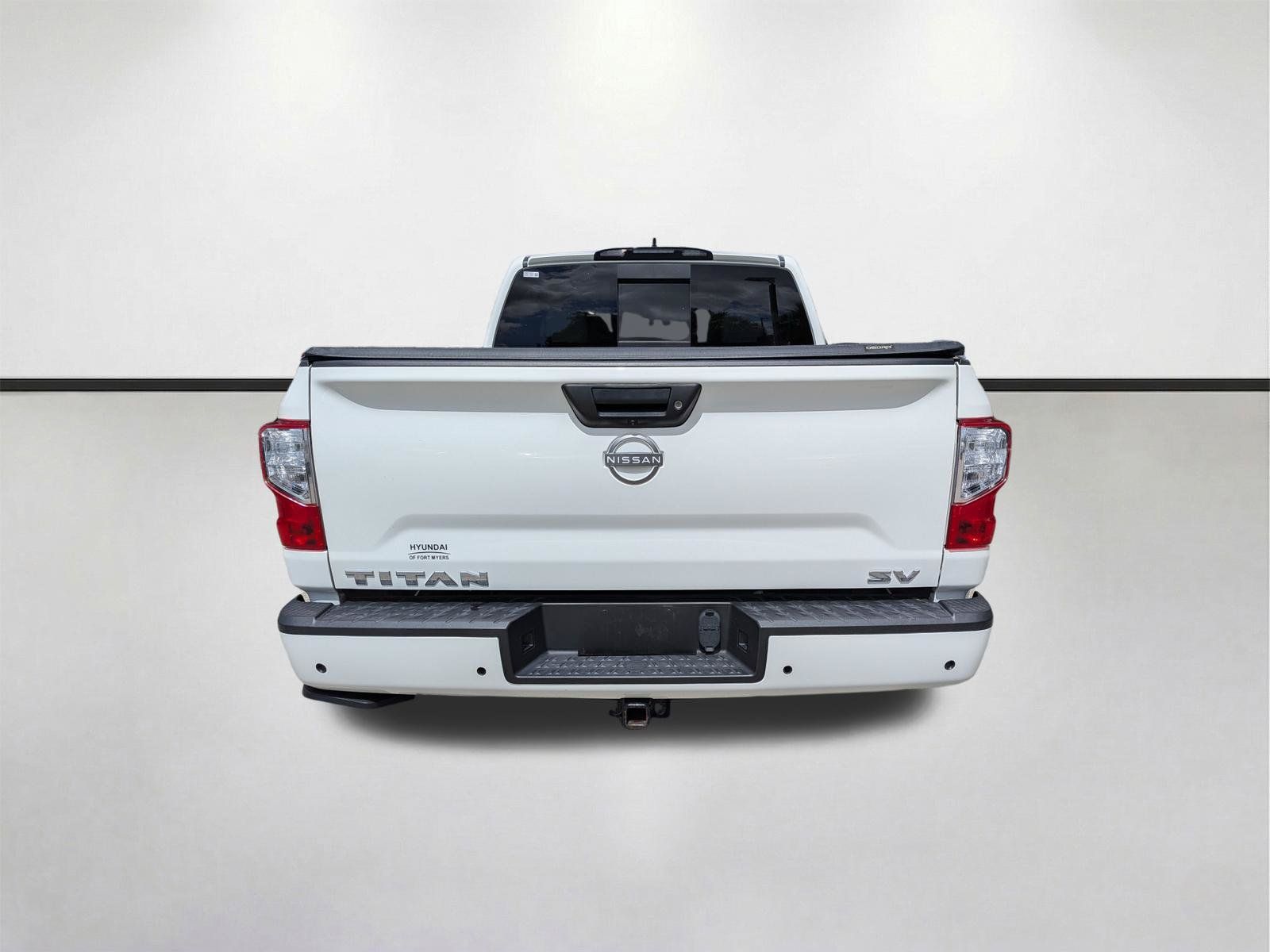Used 2024 Nissan Titan SV w/ SV Convenience Package RWD image 5