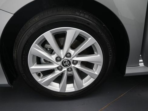 Used 2024 Toyota Camry LE AWD/4WD image 38