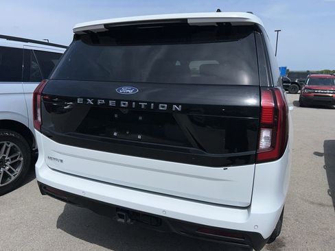 Used 2025 Ford Expedition Active AWD/4WD image 4