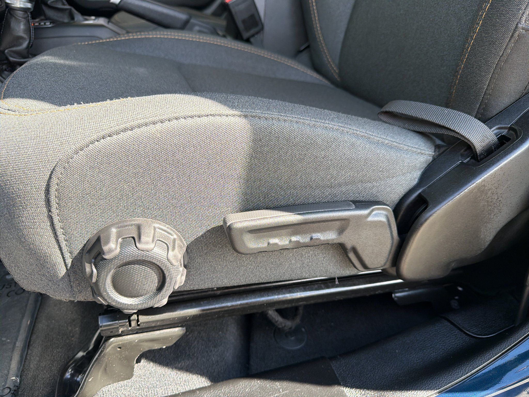 Used 2025 Jeep Wrangler Unlimited Sport AWD/4WD image 18