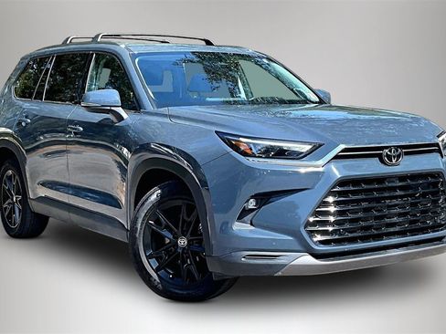 Used 2024 Toyota Grand Highlander Limited image 2