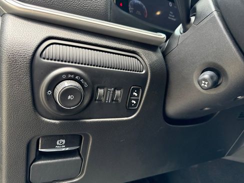 Used 2024 Jeep Wagoneer Series II w/ Flexible Seating Group AWD/4WD image 20