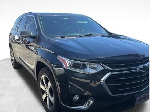 Used 2019 Chevrolet Traverse LT w/ LT Premium Package FWD image 5