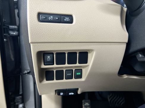 Used 2017 Nissan Rogue S image 18