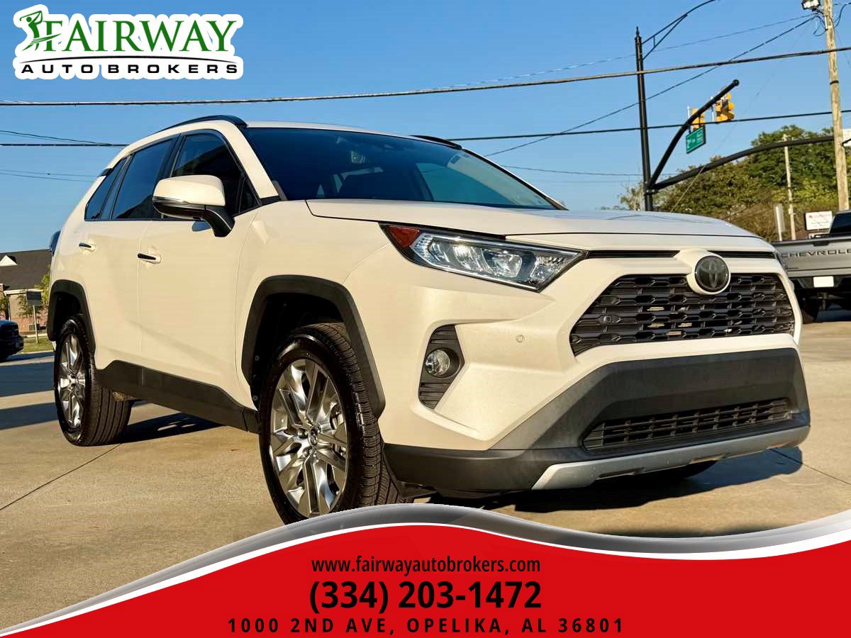 Used 2019 Toyota RAV4 Limited w/ Cold Weather Package FWD image 4
