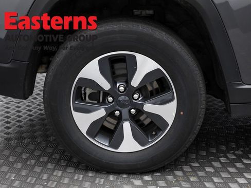 Used 2023 Jeep Grand Cherokee 4WD 4xe image 33