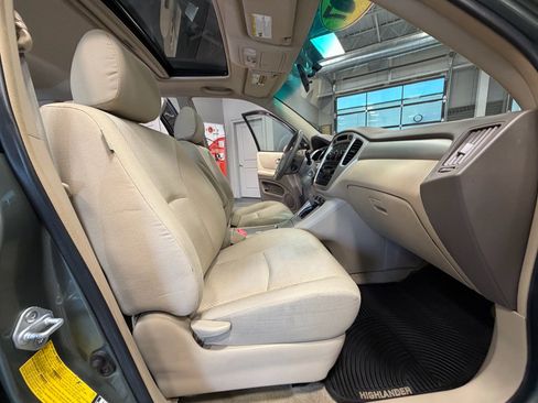 Used 2007 Toyota Highlander 4WD V6 w/ 3rd Row image 40