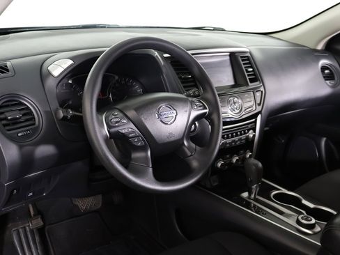 Used 2020 Nissan Pathfinder S image 23