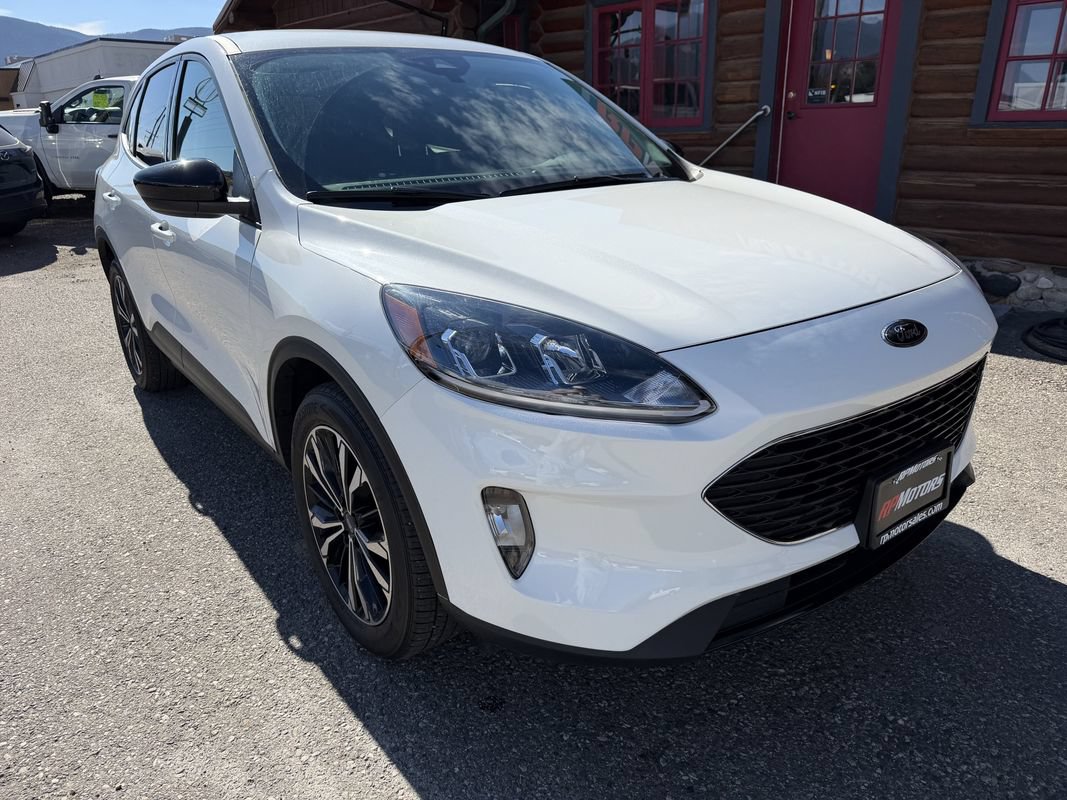 Used 2022 Ford Escape SEL w/ Technology Package AWD/4WD image 2