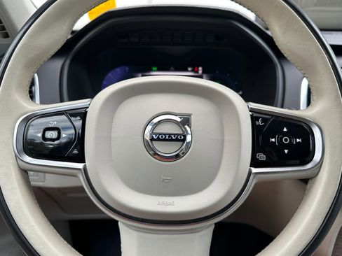 Certified 2023 Volvo XC90 T8 Ultimate image 30