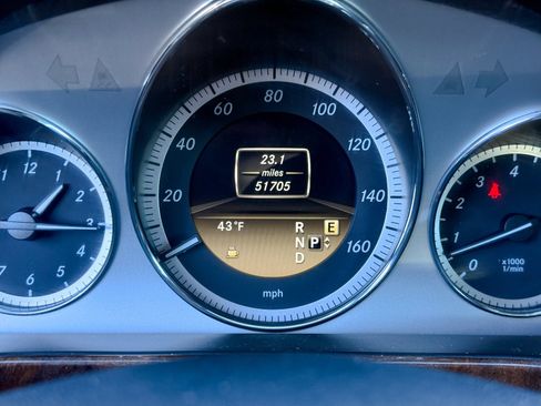 Used 2012 Mercedes-Benz E 350 4MATIC Sedan image 40