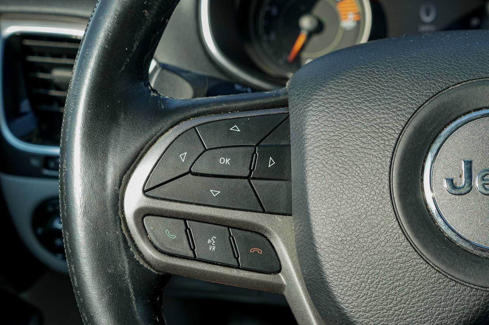 Used 2020 Jeep Cherokee Limited FWD image 16