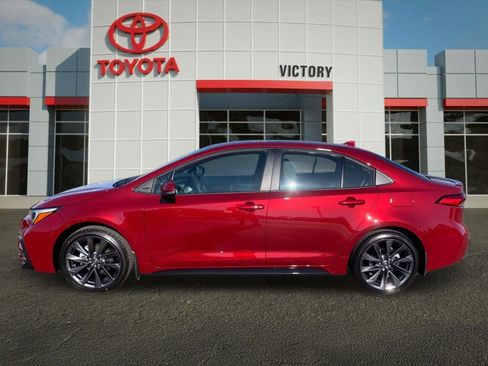 Used 2026 Toyota Corolla SE FWD image 6
