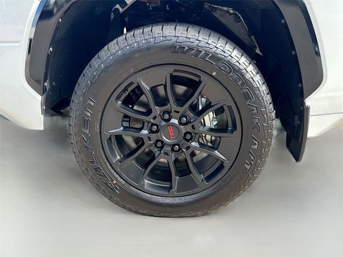 New 2025 Toyota Tundra Platinum image 33