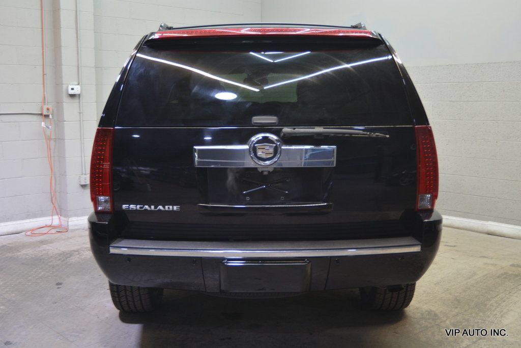 Used 2007 Cadillac Escalade AWD w/ Climate Package image 40