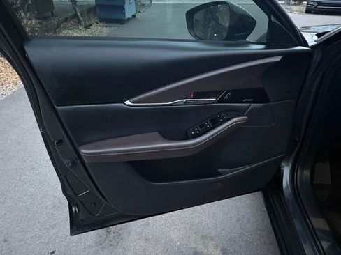 Used 2022 MAZDA CX-30 2.5 Turbo w/ Premium Package image 11