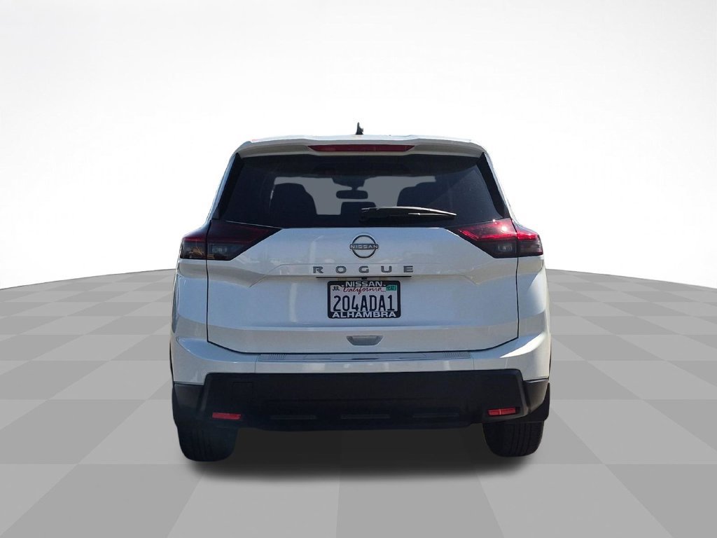 Certified 2026 Nissan Rogue SV FWD image 6