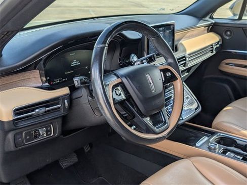 Used 2021 Lincoln Corsair Reserve image 10