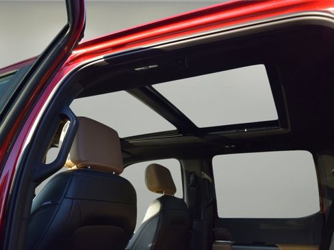 Used 2024 Ford F250 Lariat w/ Sport Appearance Package image 6