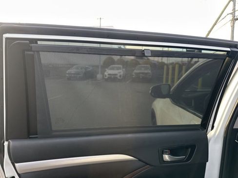 Used 2019 Toyota Highlander XLE image 51