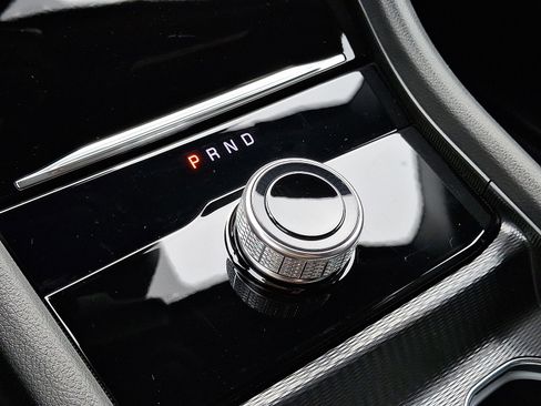 New 2025 Jeep Grand Cherokee Altitude image 9