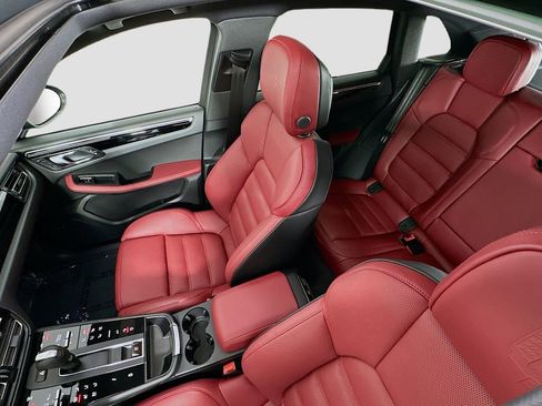 Certified 2026 Porsche Macan Turbo AWD/4WD image 14