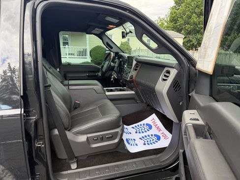 Used 2015 Ford F250 Platinum w/ Platinum Package AWD/4WD image 7