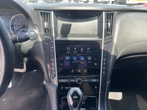 Used 2017 INFINITI Q60 Red Sport 400 RWD image 25