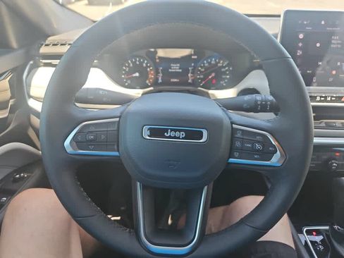 Used 2025 Jeep Compass Limited AWD/4WD image 15