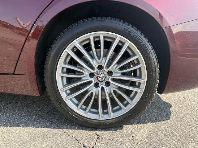 Used 2017 Alfa Romeo Giulia Ti AWD/4WD image 19