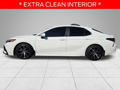 Used 2021 Toyota Camry SE w/ Cold Weather Package AWD/4WD image 7