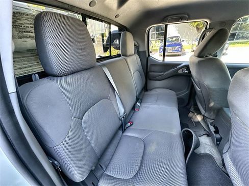 Used 2017 Nissan Frontier SV image 26