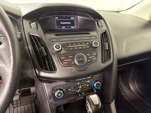 Used 2016 Ford Focus SE FWD image 13
