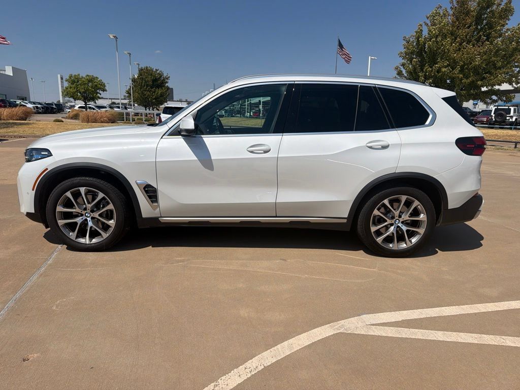 Used 2024 BMW X5 xDrive40i w/ Premium Package AWD/4WD image 2
