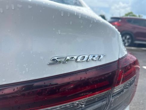 Used 2025 Honda Civic Sport image 4
