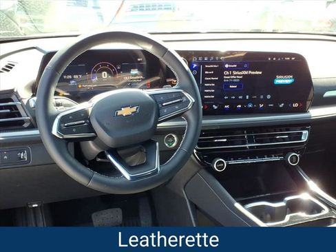 New 2026 Chevrolet Traverse LT image 2