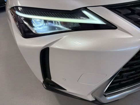 Used 2019 Lexus UX 250h w/ Premium Package AWD/4WD image 28