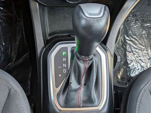 Used 2023 Jeep Renegade Trailhawk AWD/4WD image 12
