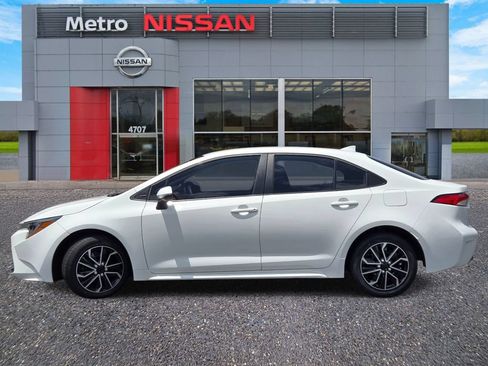 Used 2024 Toyota Corolla LE FWD image 3