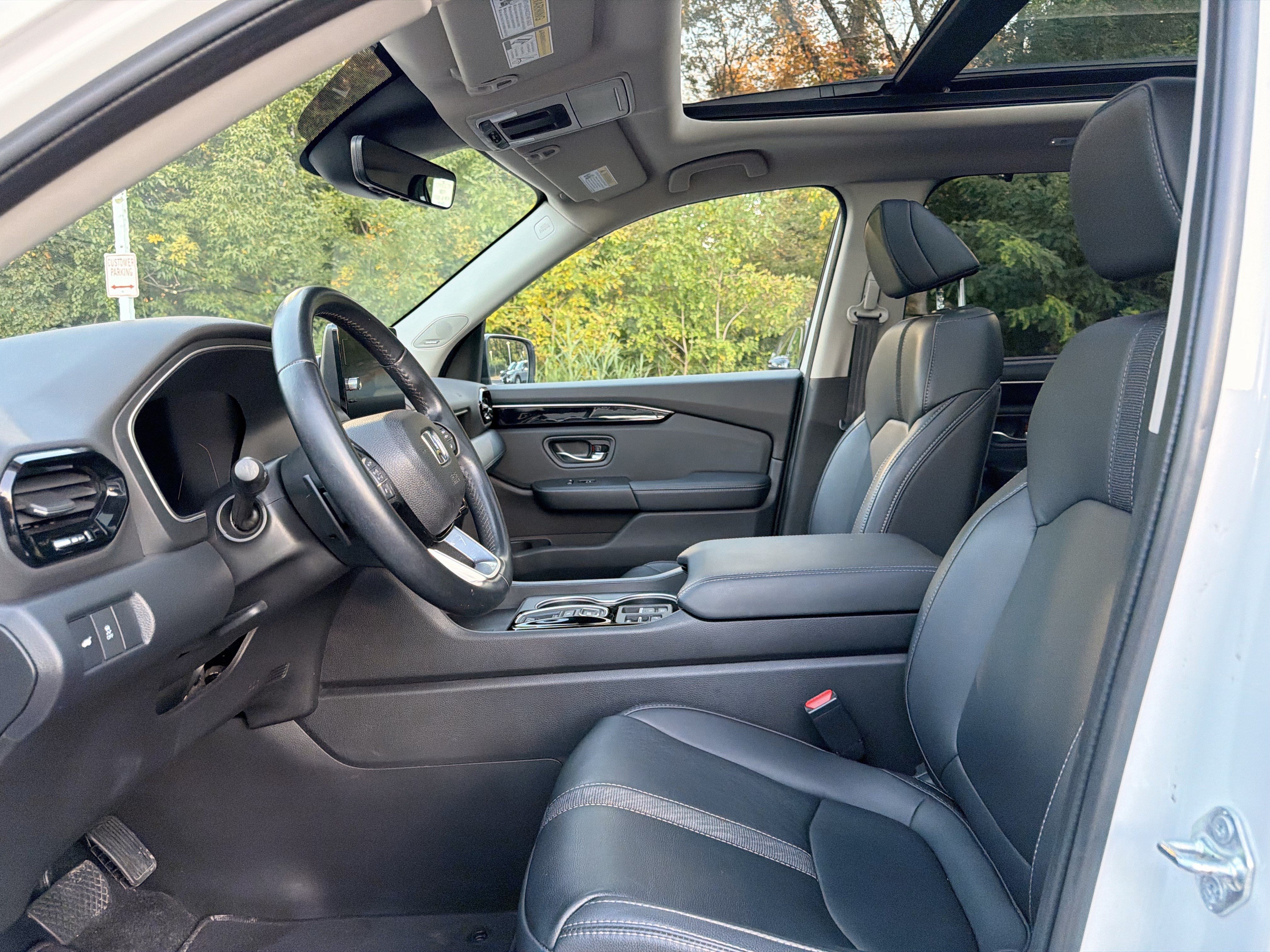 Used 2023 Honda Pilot Touring image 14