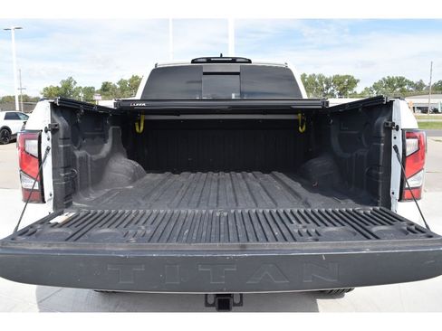 Used 2024 Nissan Titan PRO-4X image 36