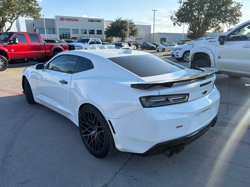 Used 2018 Chevrolet Camaro SS RWD image 4