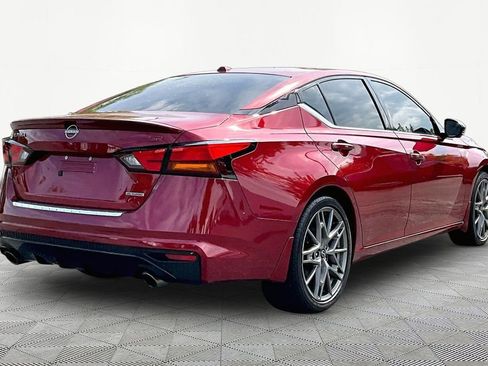 Used 2023 Nissan Altima 2.0 SR FWD image 6