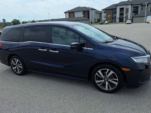 Used 2024 Honda Odyssey Touring image 3