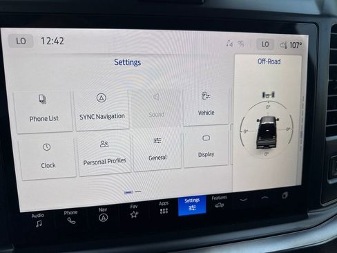 New 2026 Ford F250 Lariat w/ Black Appearance Package image 32