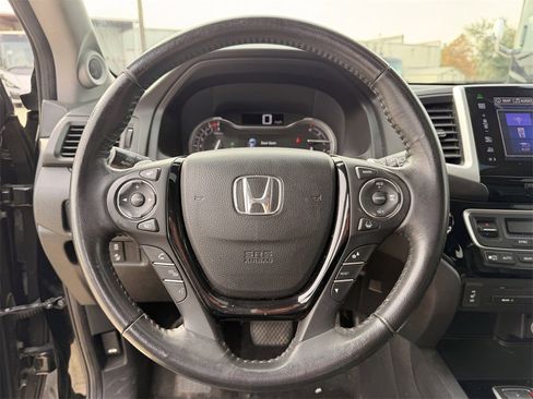 Used 2016 Honda Pilot Touring image 14