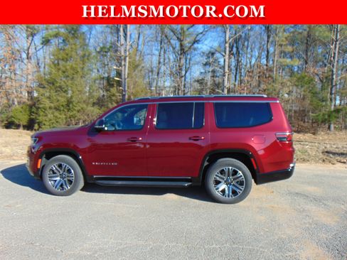 Certified 2025 Jeep Wagoneer 4WD image 4