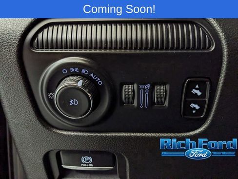 Used 2024 Jeep Wagoneer L Series III w/ Premium Group I AWD/4WD image 14