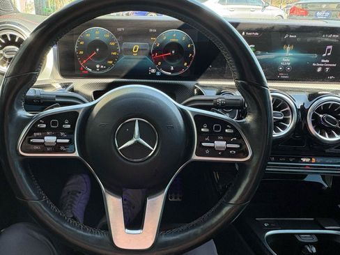 Used 2023 Mercedes-Benz CLA 250 image 21