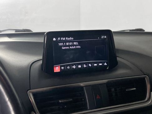 Used 2018 MAZDA MAZDA3 Touring image 15